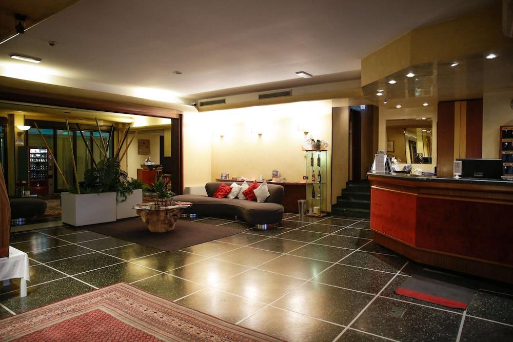 Art Milano Hotel 4*
